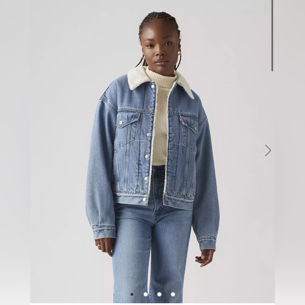 Levi's 90’s Sherpa ex boyfriend Trucker Jacket